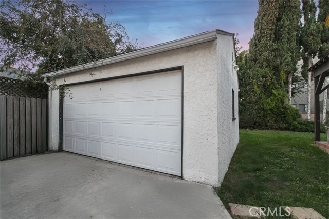 Detail Gallery Image 33 of 33 For 5229 Vantage, Valley Village,  CA 91607 - 3 Beds | 3 Baths