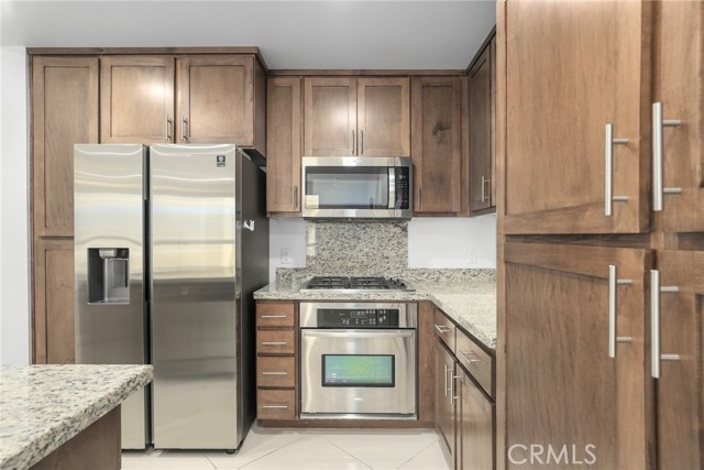 Detail Gallery Image 11 of 39 For 21301 Erwin St #416,  Woodland Hills,  CA 91367 - 2 Beds | 2 Baths