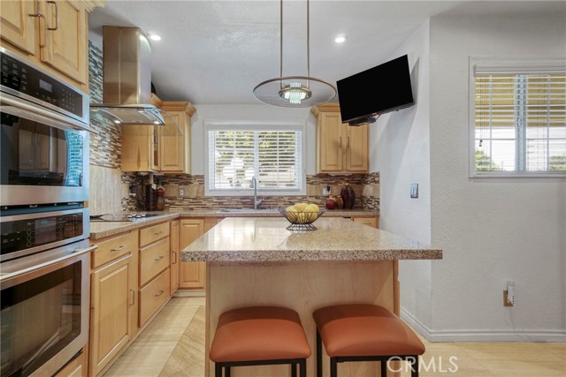 Detail Gallery Image 22 of 59 For 19120 Hartland St, Reseda,  CA 91335 - 5 Beds | 3 Baths