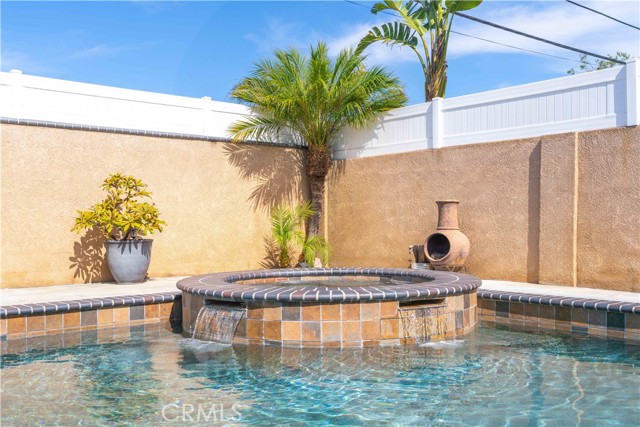 Image 34 of 43 For 4611 Myra  