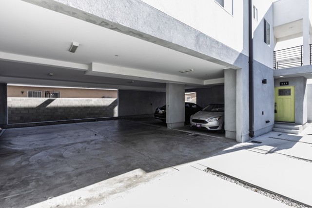 529 W 80th Street, Los Angeles CA: https://media.crmls.org/medias/881fcce9-03a5-4add-b471-a39c1c5f4398.jpg