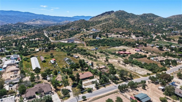 Detail Gallery Image 39 of 45 For 11560 Darling Rd, Agua Dulce,  CA 91390 - 4 Beds | 3 Baths