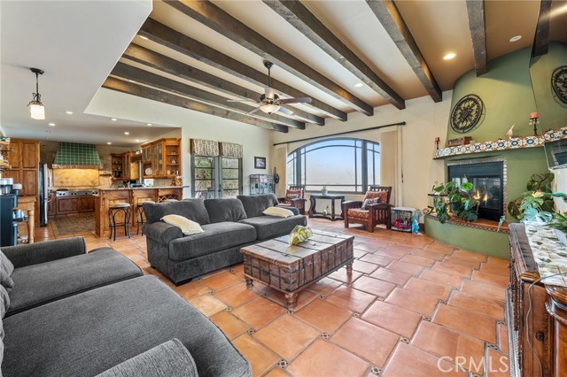 9075 Mesa Vista Street, Apple Valley CA: https://media.crmls.org/medias/88209536-df59-4816-8d77-c2178fa28756.jpg
