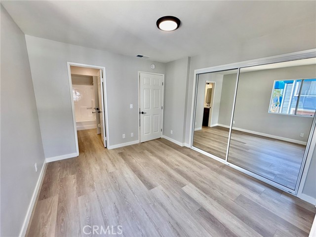 3075 Foothill Boulevard, La Crescenta CA: https://media.crmls.org/medias/8821c4e3-26f2-4a8f-99a7-28d2004ec8d8.jpg