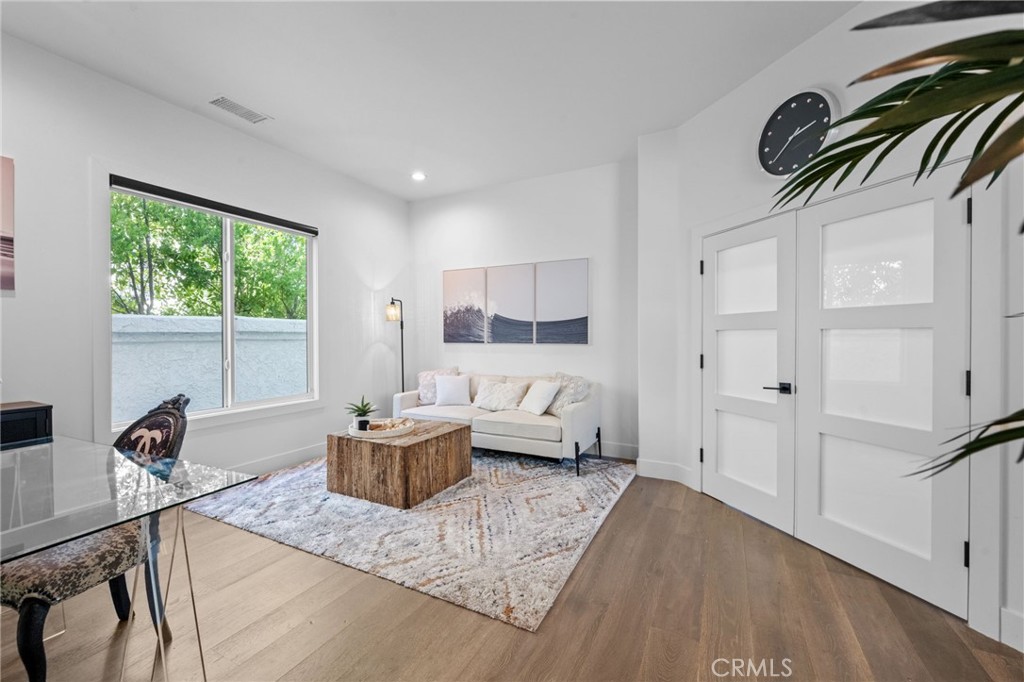 MLS #OC25238020 image #13