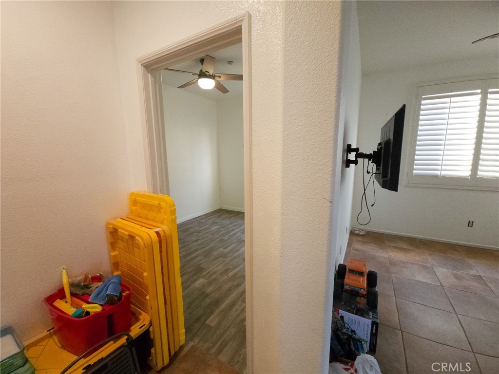 https://media.crmls.org/medias/8821e780-f3a7-4259-be95-7f798668d308.jpg?preset=X-Large
