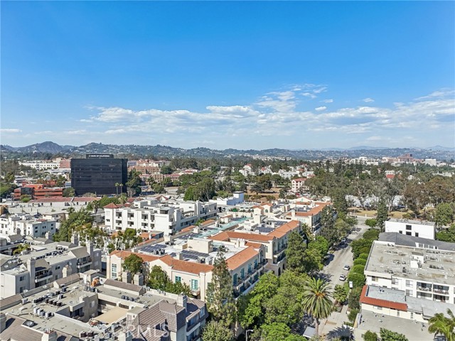 Detail Gallery Image 55 of 64 For 11500 San Vicente Bld #214,  Los Angeles,  CA 90049 - 2 Beds | 3 Baths