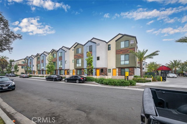 Detail Gallery Image 3 of 63 For 5860 Linden #8,  Long Beach,  CA 90805 - 3 Beds | 2/1 Baths