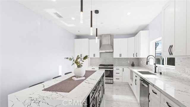 Detail Gallery Image 15 of 48 For 420 S Hill St, Orange,  CA 92869 - 4 Beds | 3/1 Baths