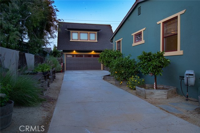 Detail Gallery Image 9 of 41 For 330 Colleen Pl, Costa Mesa,  CA 92627 - 4 Beds | 3 Baths