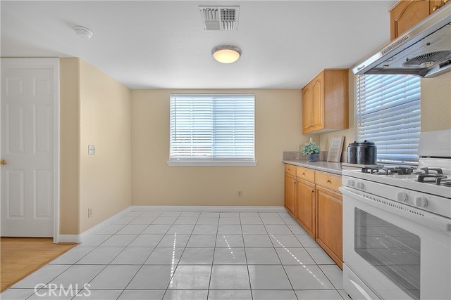 Detail Gallery Image 8 of 21 For 1519 Prospect Ave #5,  San Gabriel,  CA 91776 - 3 Beds | 2/1 Baths