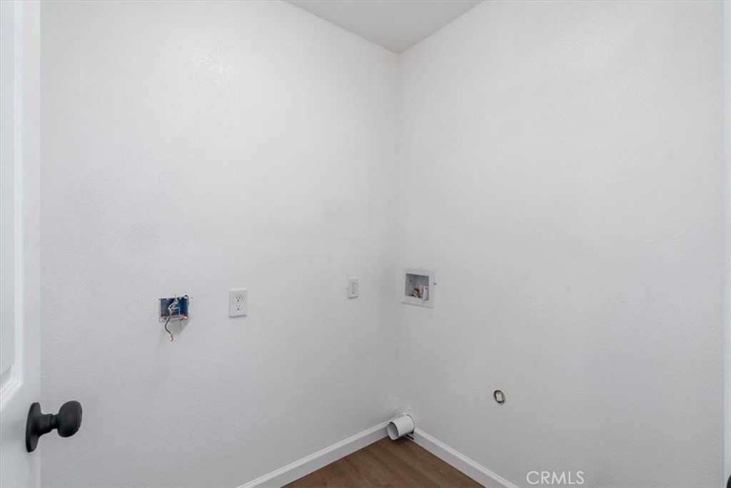 https://media.crmls.org/medias/8824f89f-7b78-42c1-8f17-2584969130d4.jpg?preset=X-Large