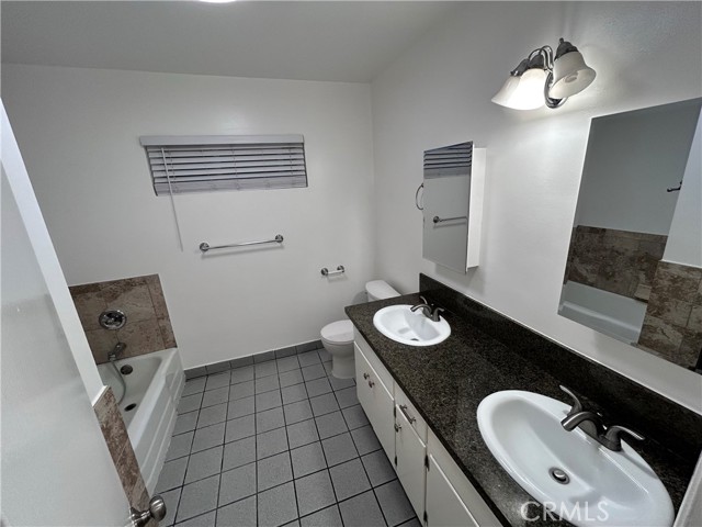 Detail Gallery Image 9 of 15 For 234 W Linden Ave #D,  Burbank,  CA 91502 - 2 Beds | 1 Baths