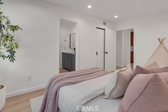 58 66th Place, Long Beach CA: https://media.crmls.org/medias/8825c30c-8336-473f-ad15-d03f1bc8b978.jpg