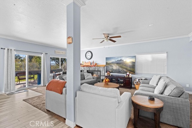 Detail Gallery Image 10 of 49 For 3061 W Comstock Rd, San Bernardino,  CA 92407 - 5 Beds | 3 Baths