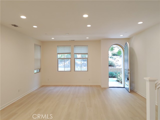 Detail Gallery Image 2 of 17 For 57 Wild Rose, Lake Forest,  CA 92630 - 3 Beds | 3 Baths