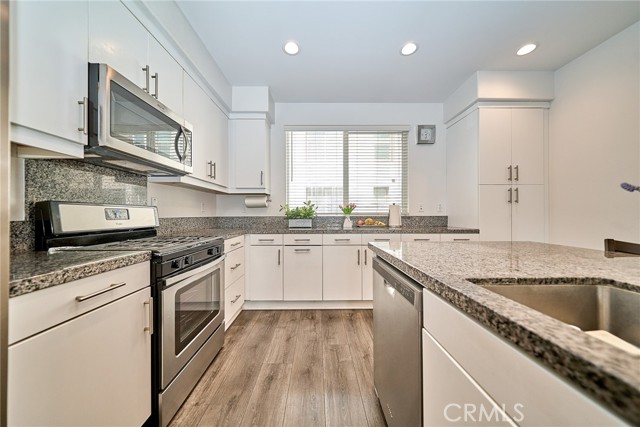 Detail Gallery Image 12 of 31 For 11405 Garvey Ave #B,  El Monte,  CA 91732 - 3 Beds | 3 Baths