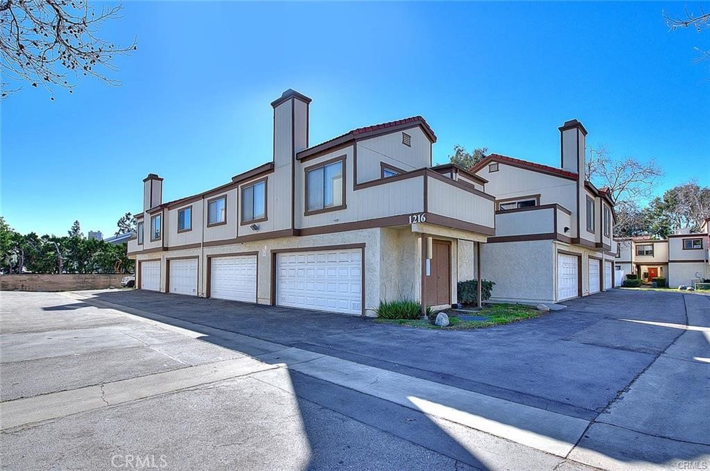 1216 S Cypress #E