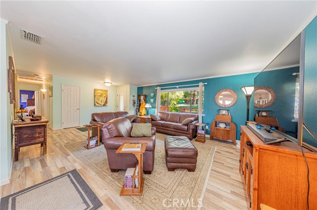 Detail Gallery Image 6 of 74 For 40733 Big Oak Flat, Oakhurst,  CA 93644 - 3 Beds | 2 Baths