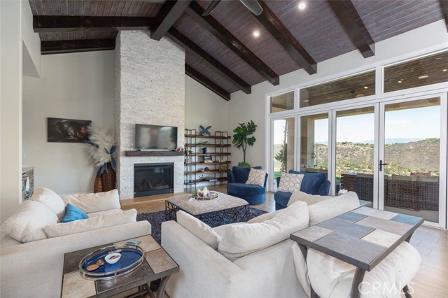 Detail Gallery Image 4 of 55 For 2260 Panoramic, Vista,  CA 92084 - 3 Beds | 5/1 Baths