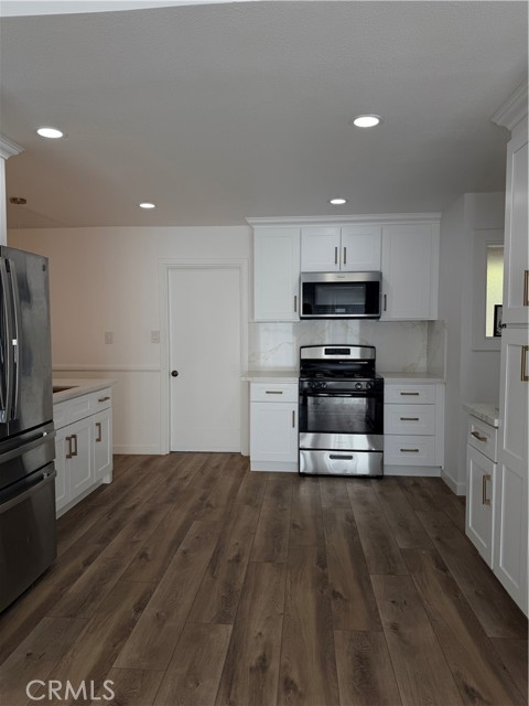 Detail Gallery Image 7 of 38 For 1720 Elsinore Cir, Oxnard,  CA 93035 - 3 Beds | 2 Baths