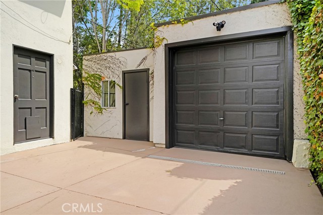 816 S Longwood, Los Angeles CA: https://media.crmls.org/medias/88294280-c0c7-4d33-80d6-94850962890e.jpg