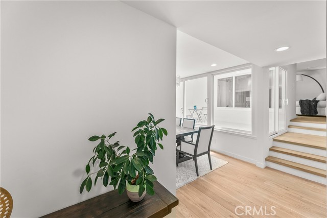 Detail Gallery Image 3 of 30 For 4745 La Villa Marina #J,  Marina Del Rey,  CA 90292 - 2 Beds | 2/1 Baths