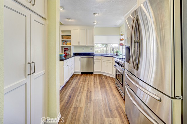 Detail Gallery Image 11 of 43 For 39572 Ramshorn Dr, Murrieta,  CA 92563 - 4 Beds | 3 Baths
