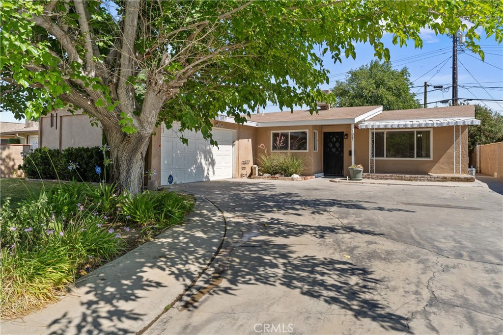 1027 W Avenue J8