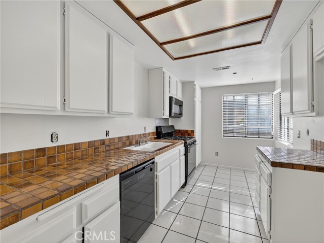 Detail Gallery Image 12 of 29 For 1419 W 179th #9,  Gardena,  CA 90248 - 2 Beds | 2 Baths