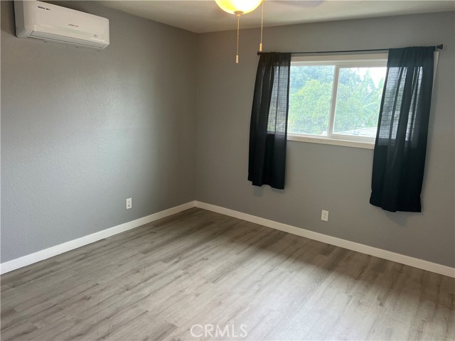 Detail Gallery Image 9 of 13 For 136 W 53rd St a,  Long Beach,  CA 90805 - 2 Beds | 1/1 Baths