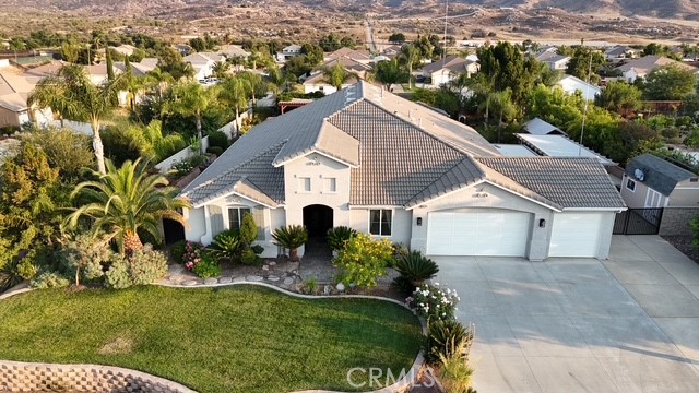 19247 Mountain Shadow Lane, Perris CA: https://media.crmls.org/medias/882a7941-e83d-49c3-baa8-0ff32a977821.jpg