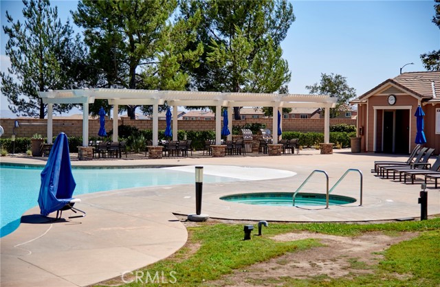 4049 Running Oak Lane, San Bernardino CA: https://media.crmls.org/medias/882bc69e-f3fa-4636-a74e-55dc4e925133.jpg