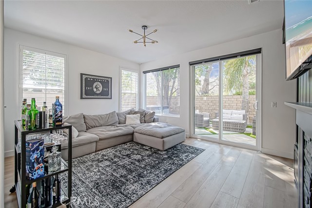 Detail Gallery Image 26 of 58 For 542 Arbor Ct, Simi Valley,  CA 93065 - 4 Beds | 2/1 Baths