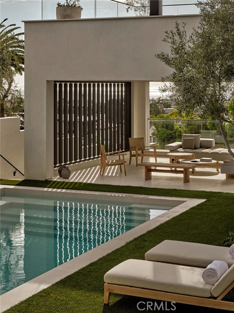 101 N Poinsettia Avenue, Manhattan Beach CA: https://media.crmls.org/medias/882d4c1c-d499-4a30-adae-35419ecfadb3.jpg