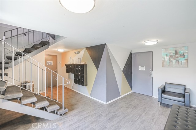Detail Gallery Image 12 of 14 For 4406 Cahuenga Bld #205,  Toluca Lake,  CA 91602 - 2 Beds | 2 Baths
