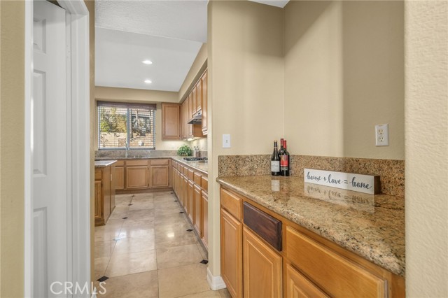 Detail Gallery Image 13 of 58 For 12706 Bridgewater Dr, Corona,  CA 92880 - 5 Beds | 3/1 Baths