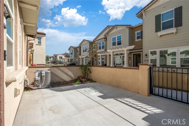 16022 Voyager Avenue, Chino CA: https://media.crmls.org/medias/882ed15d-1f15-4838-818d-90333530be60.jpg