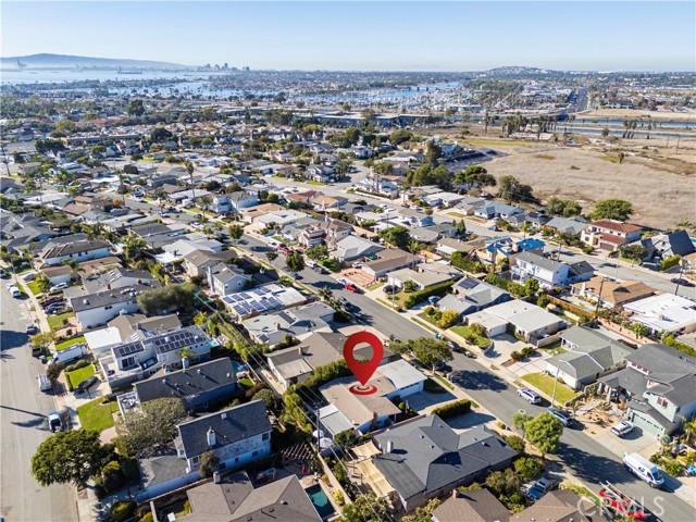 2 blocks walk to GumGrove Park