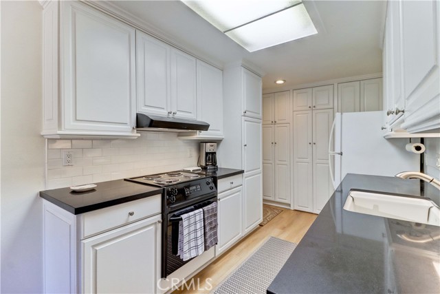 3205 Via Buena, Laguna Woods CA: https://media.crmls.org/medias/88304f68-aeb4-4c67-8bb3-c6f18ef877e9.jpg