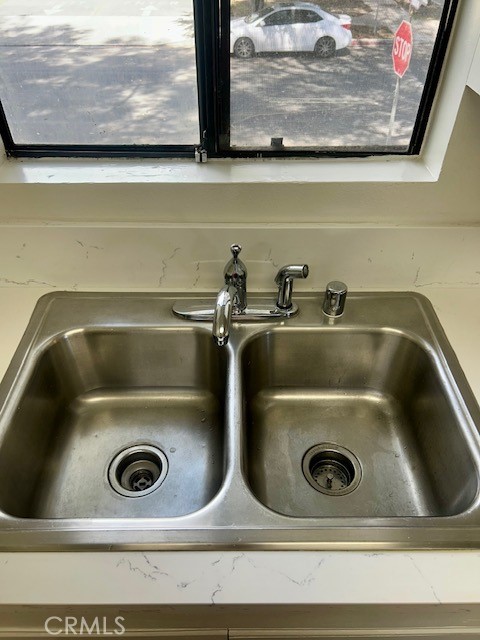 Detail Gallery Image 13 of 32 For 5821 Sylmar Ave #4,  Van Nuys,  CA 91401 - 2 Beds | 2 Baths