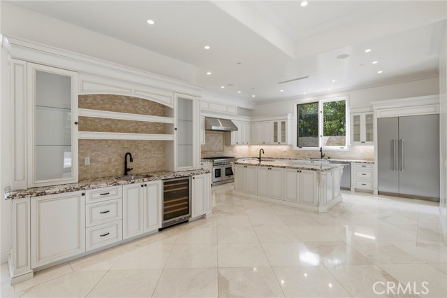 Detail Gallery Image 2 of 21 For 5667 Lubao St, Woodland Hills,  CA 91367 - 4 Beds | 5 Baths