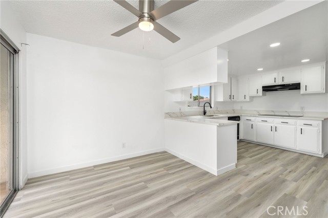 935 W 10th St, San Pedro CA: https://media.crmls.org/medias/8831a2f8-804c-438b-af24-67675d9b3864.jpg