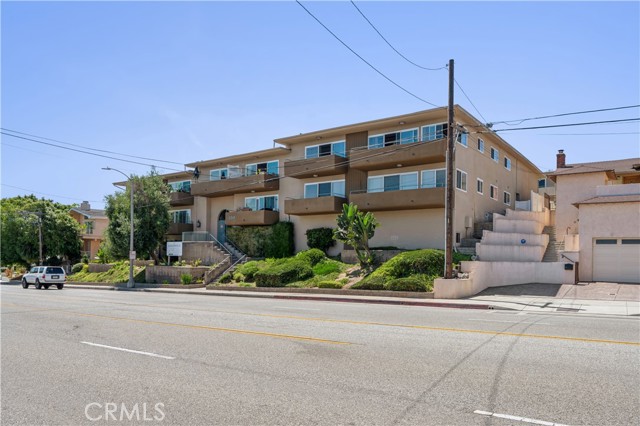 Detail Gallery Image 1 of 9 For 209 S Prospect Ave #109,  Redondo Beach,  CA 90277 - 1 Beds | 1 Baths