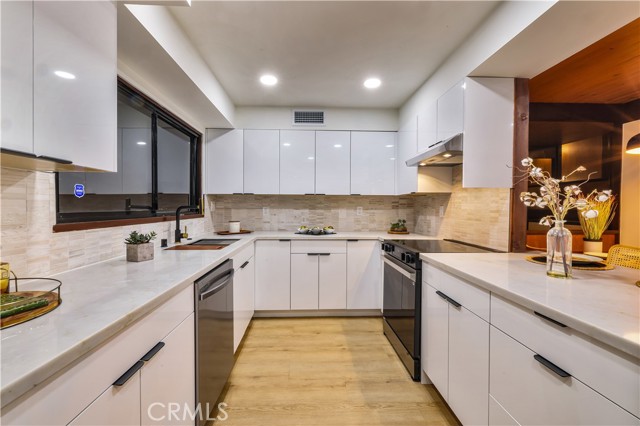 20289 Westpoint Drive, Riverside CA: https://media.crmls.org/medias/8833dd50-da4d-4bba-a11b-ee9a37570f2d.jpg
