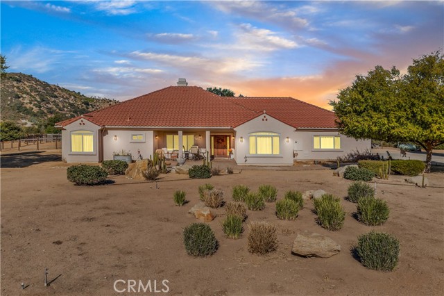 Detail Gallery Image 1 of 49 For 10204 Mount Olympus Valley Rd, Fallbrook,  CA 92028 - 3 Beds | 2/1 Baths