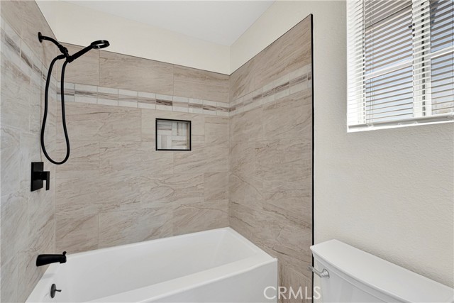Detail Gallery Image 8 of 27 For 16543 San Juan Pl, Victorville,  CA 92395 - 4 Beds | 3 Baths