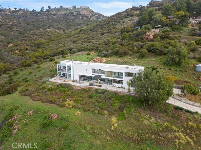 Detail Gallery Image 4 of 62 For 22581 Mansie Rd, Malibu,  CA 90265 - 4 Beds | 3/1 Baths