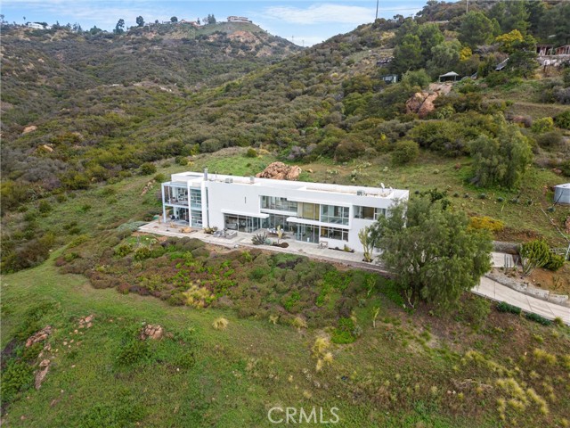 Detail Gallery Image 4 of 62 For 22581 Mansie Rd, Malibu,  CA 90265 - 4 Beds | 3/1 Baths