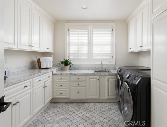 Detail Gallery Image 22 of 69 For 125 Kings Pl, Newport Beach,  CA 92663 - 5 Beds | 6/1 Baths